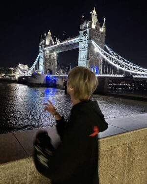 Yangyang Instagram - Long time no see, London❤️ did u guys have a lot of fun yesterday?