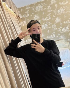 Yangyang Instagram - Long time no see, London❤️ did u guys have a lot of fun yesterday?