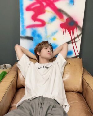 Yangyang Instagram - 🤚✌️🫰