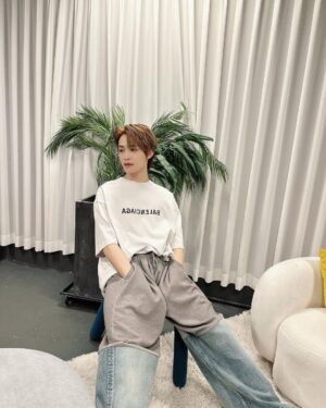 Yangyang Instagram - 🤚✌️🫰