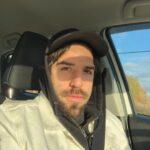Yannick De Martino Instagram - Je fais un peu de route pour cogiter mais quand je reviens j’écris un verse en pensant à toi mon babe.