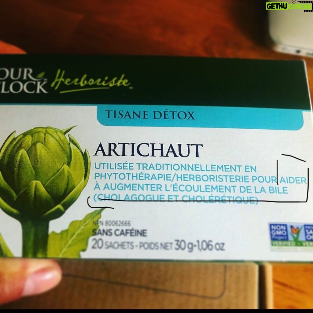 Yannick De Martino Instagram - Je dévoile mon petit produit miracle puisqu’on me pose souvent des questions au niveau de mon adéquate et excellente gestion de bile.