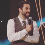Yannick De Martino Instagram - « Je m’habille comme les gens qui se déplacent en chevaux.»