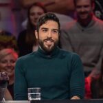 Yannick De Martino Instagram - Écoutez « tout le monde en parle » dimanche pour m’entendre dire « est-ce que c’est possible Diane à la place du vin d’avoir du juuuuuuuuuuuuuuuuuuuuuuuusssssssss? » Ps. La photo a été prise pendant que je disais longtemps le mot « jus ».