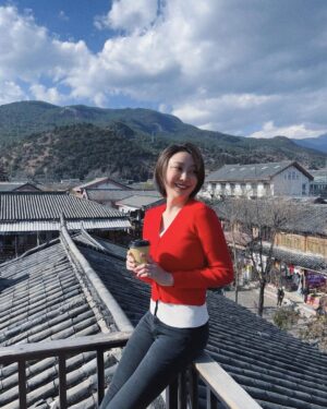 Yao Mi Instagram - 每天都被美醒 🥹

每到達一個新的地圖
就像翻閱一個新的劇本

祝願大家
新年有一個好的開端✊🏻🩵🌤️

圖5拜年新衣： @chenhui____ @chenh.official 

#2024Yaomi #龍年吉祥 #大發大福
