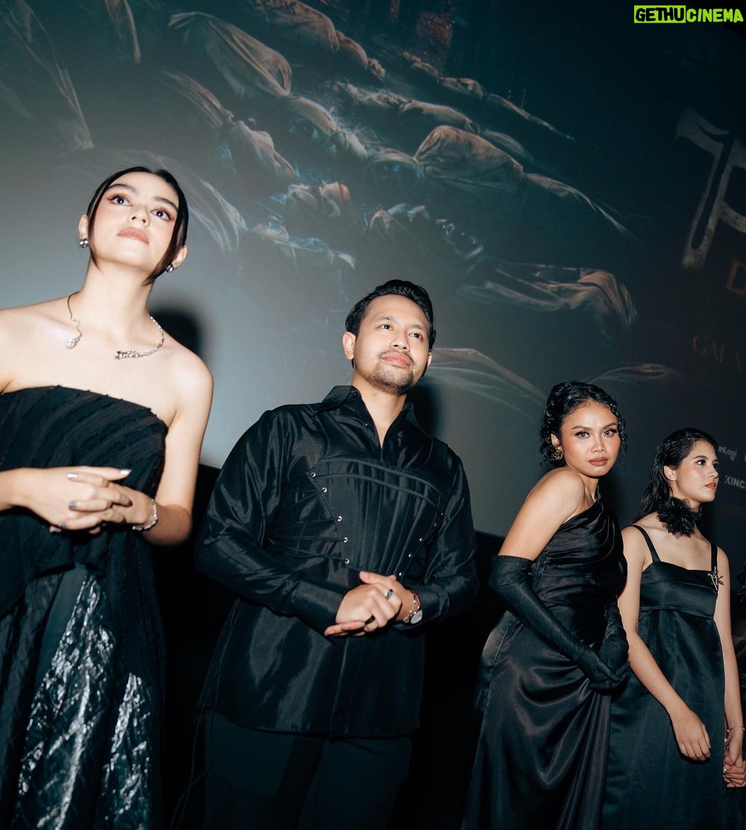 Yasamin Jasem Instagram - words can’t describe how proud and happy i am to be a part of @pamalimovie 🫶🏻 😗🔦thank you for all the laughs and love. Tanggal 12 oktober nanti ke bioskop ya nonton @pamalimovie dijepret oleh @snap.nuel dan @paman_tito outfit @danjyohiyoji accessories @___rumme @chloris_official brushed by @nadhirart hair do by @ciska.maryono