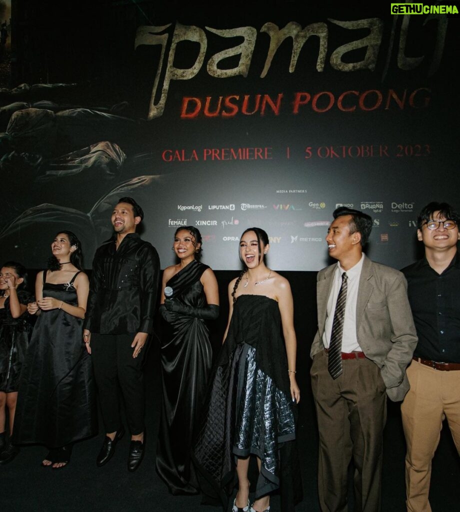 Yasamin Jasem Instagram - words can’t describe how proud and happy i am to be a part of @pamalimovie 🫶🏻 😗🔦thank you for all the laughs and love. Tanggal 12 oktober nanti ke bioskop ya nonton @pamalimovie dijepret oleh @snap.nuel dan @paman_tito outfit @danjyohiyoji accessories @___rumme @chloris_official brushed by @nadhirart hair do by @ciska.maryono