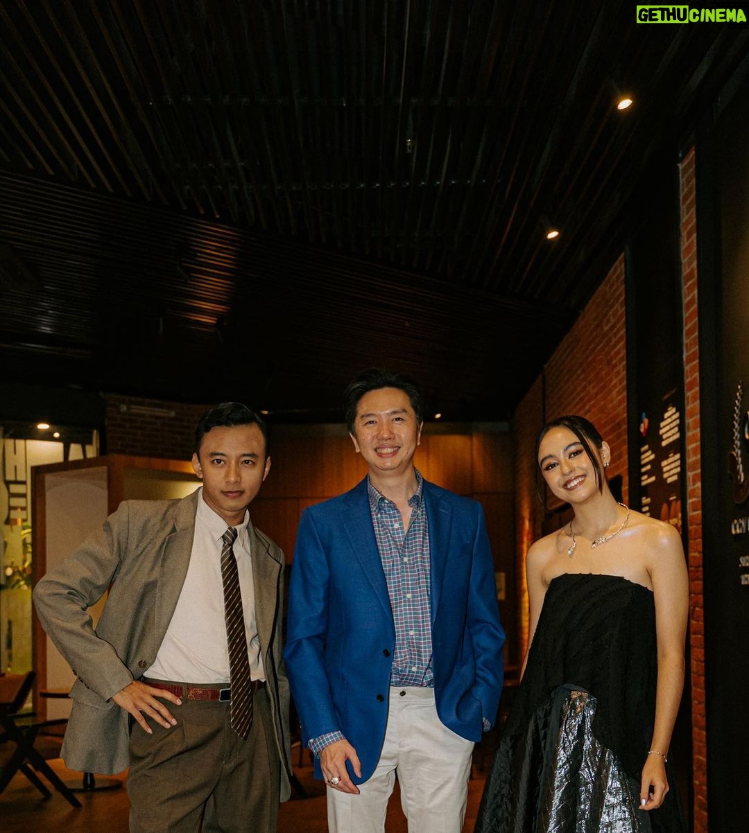 Yasamin Jasem Instagram - words can’t describe how proud and happy i am to be a part of @pamalimovie 🫶🏻 😗🔦thank you for all the laughs and love. Tanggal 12 oktober nanti ke bioskop ya nonton @pamalimovie dijepret oleh @snap.nuel dan @paman_tito outfit @danjyohiyoji accessories @___rumme @chloris_official brushed by @nadhirart hair do by @ciska.maryono