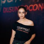 Yasamin Jasem Instagram - Press Conference Pamali Dusun Pocong 🖤 Terima kasih untuk Media,tamu undangan, serta teman-teman online atas antusias nya kepada #PamaliDusunPocong We are beyond grateful and happy! brushed by @nadhirart 🌟 hair do by @ciska.maryono 📸 : Slide 1-8 by @paman_tito slide 9-10 by @snap.nuel