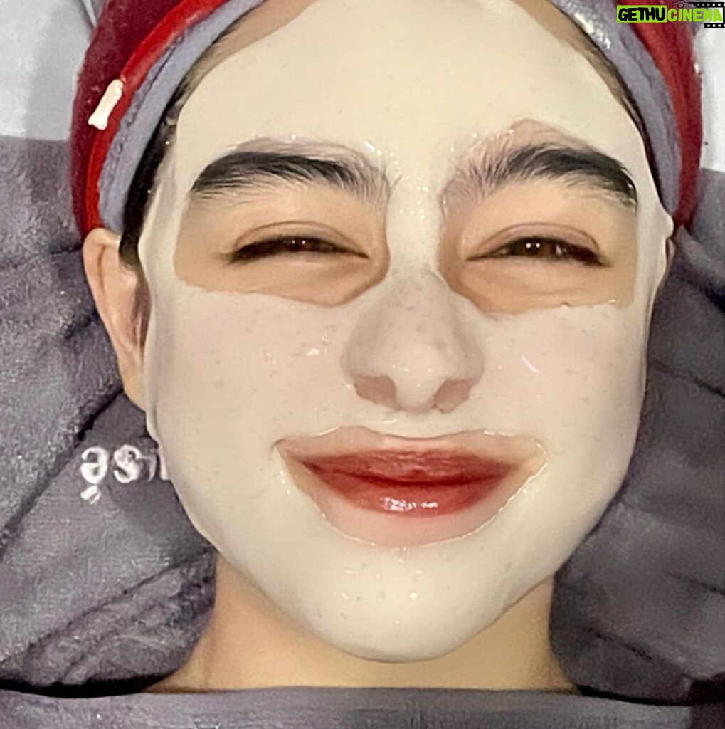 Yasamin Jasem Instagram - Thank you @myclickhouse my skin improved a lot ❤️ kulit ku kombinasi dan treatment yang biasa aku ambil setiap minggu nya yaitu Facial Modern dan Acne Removal✨