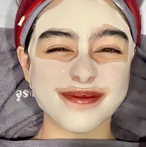 Yasamin Jasem Instagram - Thank you @myclickhouse my skin improved a lot ❤️
kulit ku kombinasi dan treatment yang biasa aku ambil setiap minggu nya yaitu Facial Modern dan Acne Removal✨