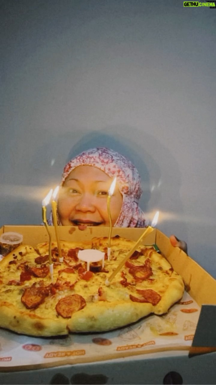 Yasamin Jasem Instagram - The more birthdays you have, the more beautiful you get. Have a blessed birthday, mom🩷