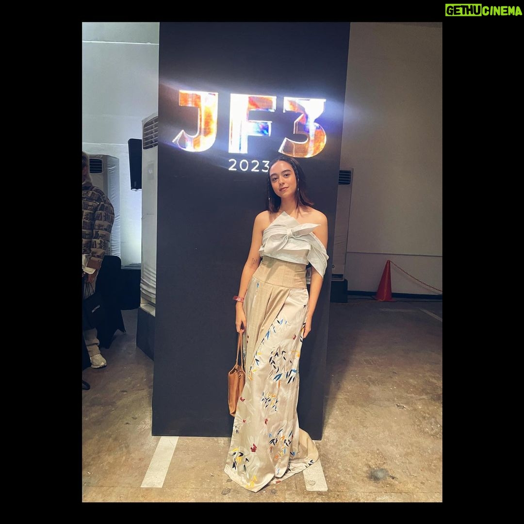 Yasamin Jasem Instagram - @danjyohiyoji Love struck at @jf3_info 💜✨i was completely mesmerized and starstruck the whole night. big congratulations! @danamaulanas @michsimiadi @danjyohiyoji #DanjyoHiyoji #LoveStruck #JF3