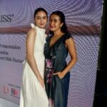 Yasamin Jasem Instagram - Chic, Fun, and Versatile! 3 words to describe @puranaindonesia X @natashaskincare “Summer Bliss” Summer collection 2023 🤍 Selamat tante @nonitarespati @puranaindonesia untuk summer collection nyaa! ☀️ Thank you for inviting Ibu @widimulia dan tante @deren_idroes i had a great time yesterday, dapat kesempatan ketemu wanita-wanita inspiratif dan keren🤍