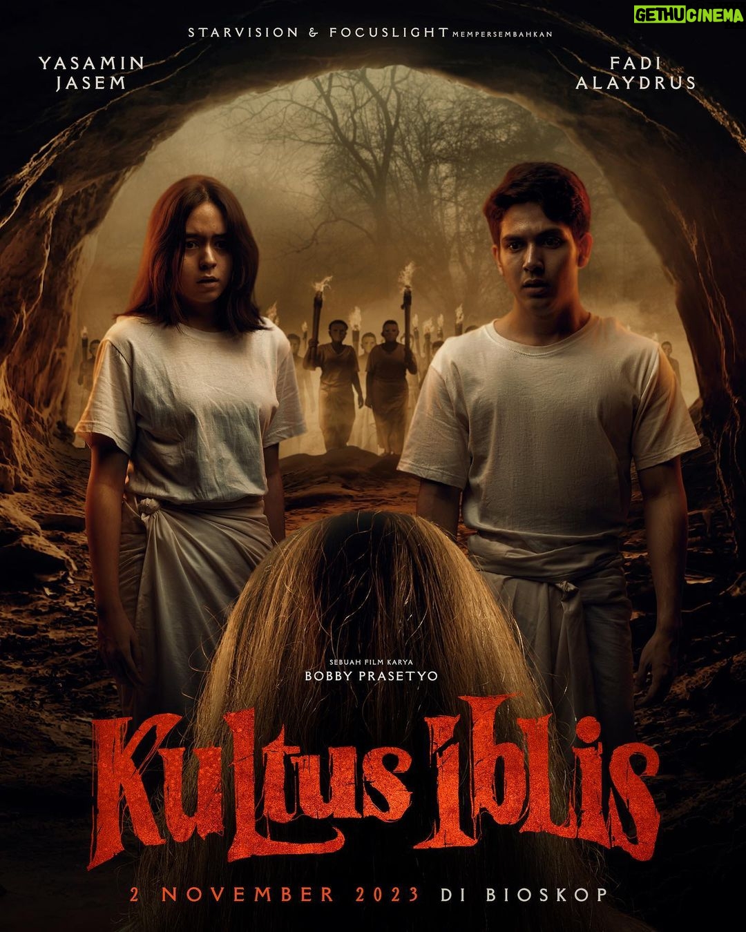 Yasamin Jasem Instagram - Teaser Poster @kultusiblis Sepasang anak kembar datang ke sebuah desa terpencil untuk mencari tahu penyebab kematian janggal ayahnya, namun mereka justru terjebak di desa berbahaya yang penuh dengan teror. Film horor terbaru dari @starvisionplus. Karya sutradara @bobbyprasetyo. Produser @chandparwez. Dari penulis @ilyaktop dan modehemattenaga. Dibintangi oleh @yasaminjasem, @fadialaydrus, @deboys13, @rukmanrosadi_, @umamidori, @yayuunru, @miantiara, @deliaahusein, @emilkusumo, @vikimantrovaa dan lainnya. KULTUS IBLIS tayang 2 November 2023 di Bioskop! #KultusIblis @kultusiblis