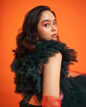 Yasamin Jasem Instagram - @yasaminjasem in @deasytantra
Styled by @nanetstyle @nanetsandjaja 
Hair by @irachelicious 
Brushed by @vagueskin 
Nail @jelinstudio
Accessories @houseofjealouxy