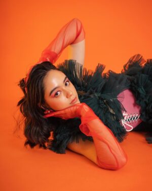 Yasamin Jasem Instagram - @yasaminjasem in @deasytantra
Styled by @nanetstyle @nanetsandjaja 
Hair by @irachelicious 
Brushed by @vagueskin 
Nail @jelinstudio
Accessories @houseofjealouxy