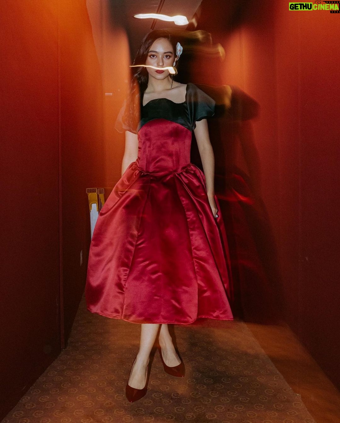 Yasamin Jasem Instagram - when in doubt, wear RED❤️ from #KultusIblis Gala Premiere Makeup @nadhirart Hair @ciska.maryono Customized Dress by @Elorace by @im.elorace Accessories by @agattajewelry Styled by @lizdafathia photographer @paman_tito