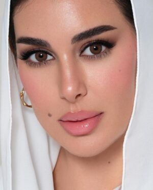 Yasmine Sabry Instagram - Beautiful T A N color ❤️

By @calalenses 
Makeup @nora1352