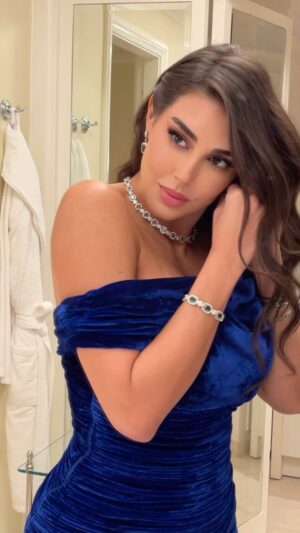 Yasmine Sabry Instagram - 💙 ❤️ 💙

—-
Makeup my beautiful @nora1352 
Hair @ahmed__mounir 
Styled by @youmnamoustafa