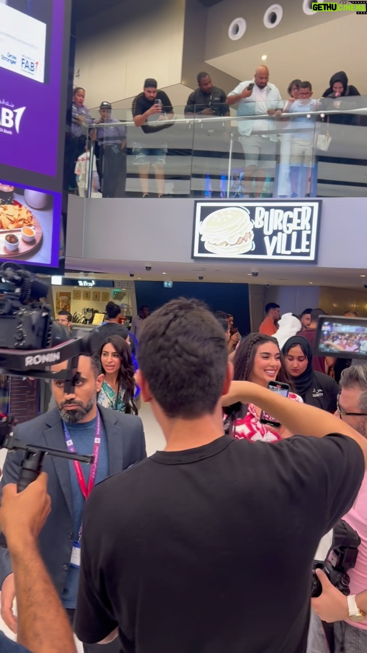 Yasmin Sabri Instagram - Thank you Dubai for having us عرض خاص البعبع 🤗 Dubai, United Arab Emirates
