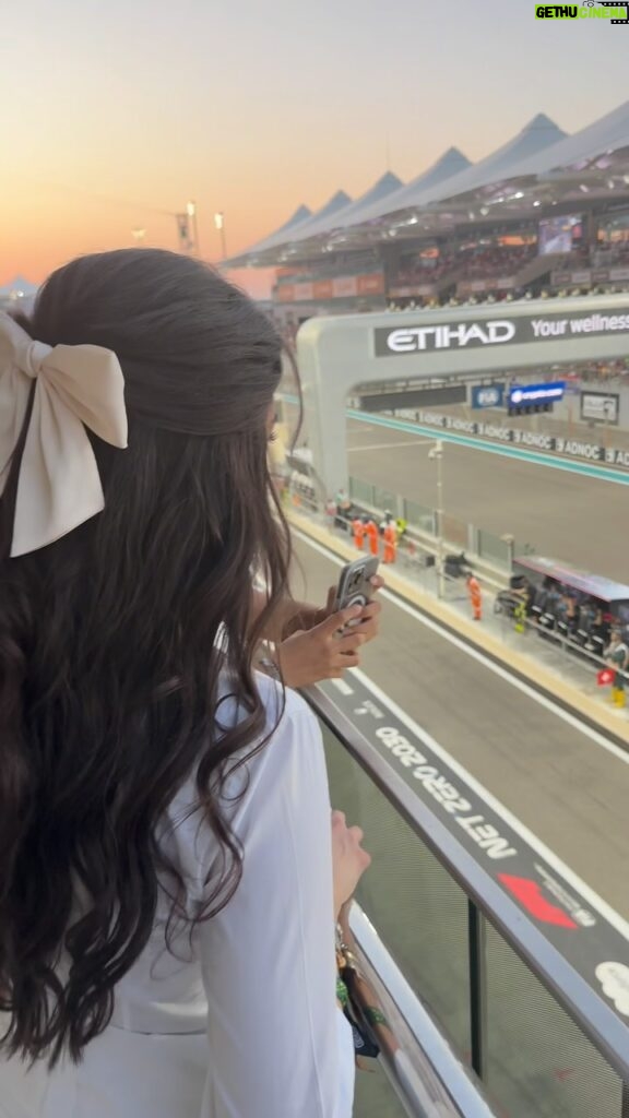 Yasmin Sabri Instagram - Thank you so much Abu Dhabi for such a beautiful experience ❤️ Thank you Abu Dhabi Tourism شكراً جزيلاً دائرة الثقافة والسياحة ابو ظبي للتجربة الرائعة وحسن الضيافة #Formula1 #InAbuDhabi #AbuDhabiEvents #VisitAbuDhabi Abu Dhabi, United Arab Emirates
