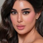 Yasmin Sabri Instagram - Beautiful S T O N E Colour 💕 from @calalenses Makeup @nora1352 💕 Hair @ahmed__mounir