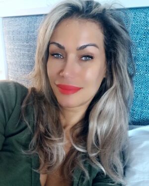 Yasmina Filali Instagram - #redlips #holidays #sunshine #relax