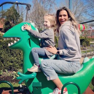 Yasmina Filali Instagram - ENJOY YOUR LIFE,ITS LATER THEN YOU THINK
#twins #godmother #Carla #ruby #micky #friends @heideparkresort #friendship #Baby #3/4 #love