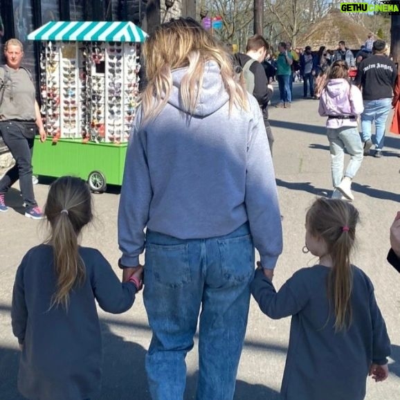 Yasmina Filali Instagram - ENJOY YOUR LIFE,ITS LATER THEN YOU THINK #twins #godmother #Carla #ruby #micky #friends @heideparkresort #friendship #Baby #3/4 #love