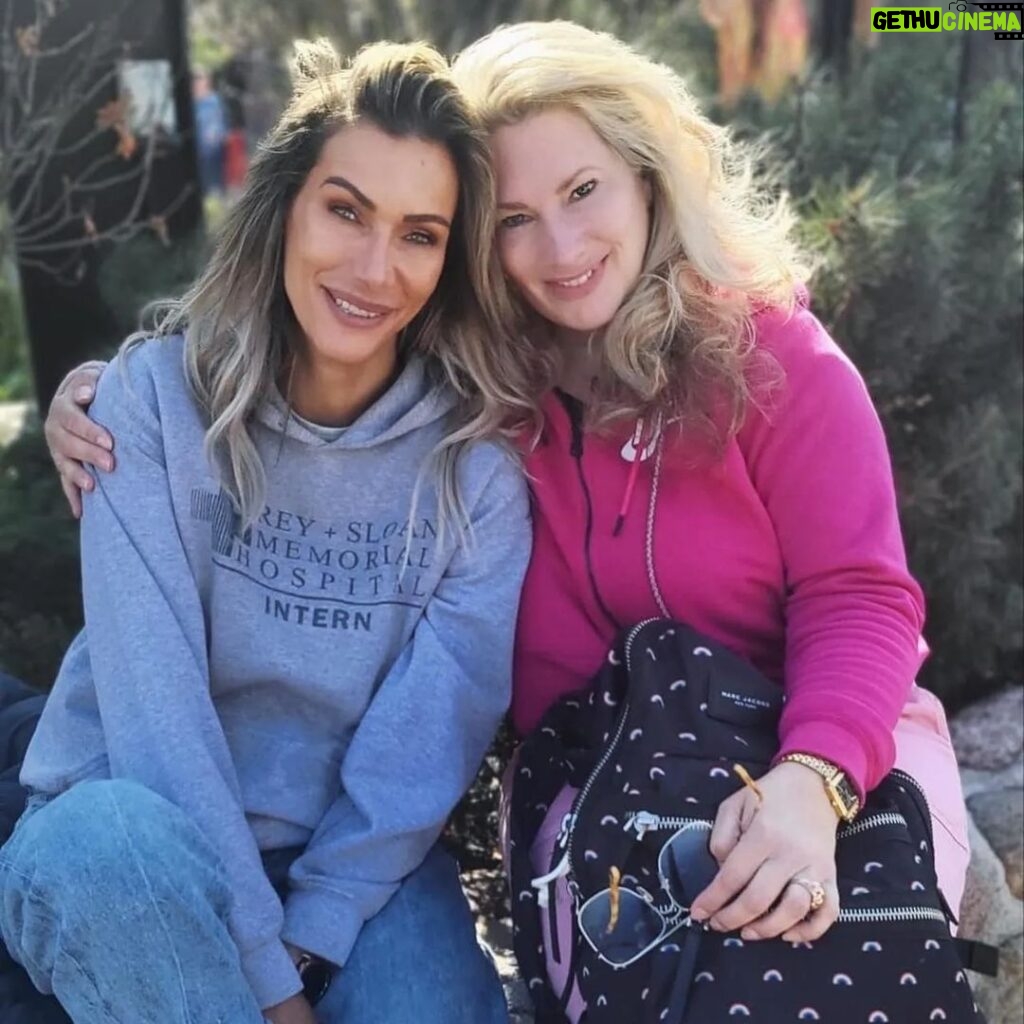 Yasmina Filali Instagram - ENJOY YOUR LIFE,ITS LATER THEN YOU THINK #twins #godmother #Carla #ruby #micky #friends @heideparkresort #friendship #Baby #3/4 #love