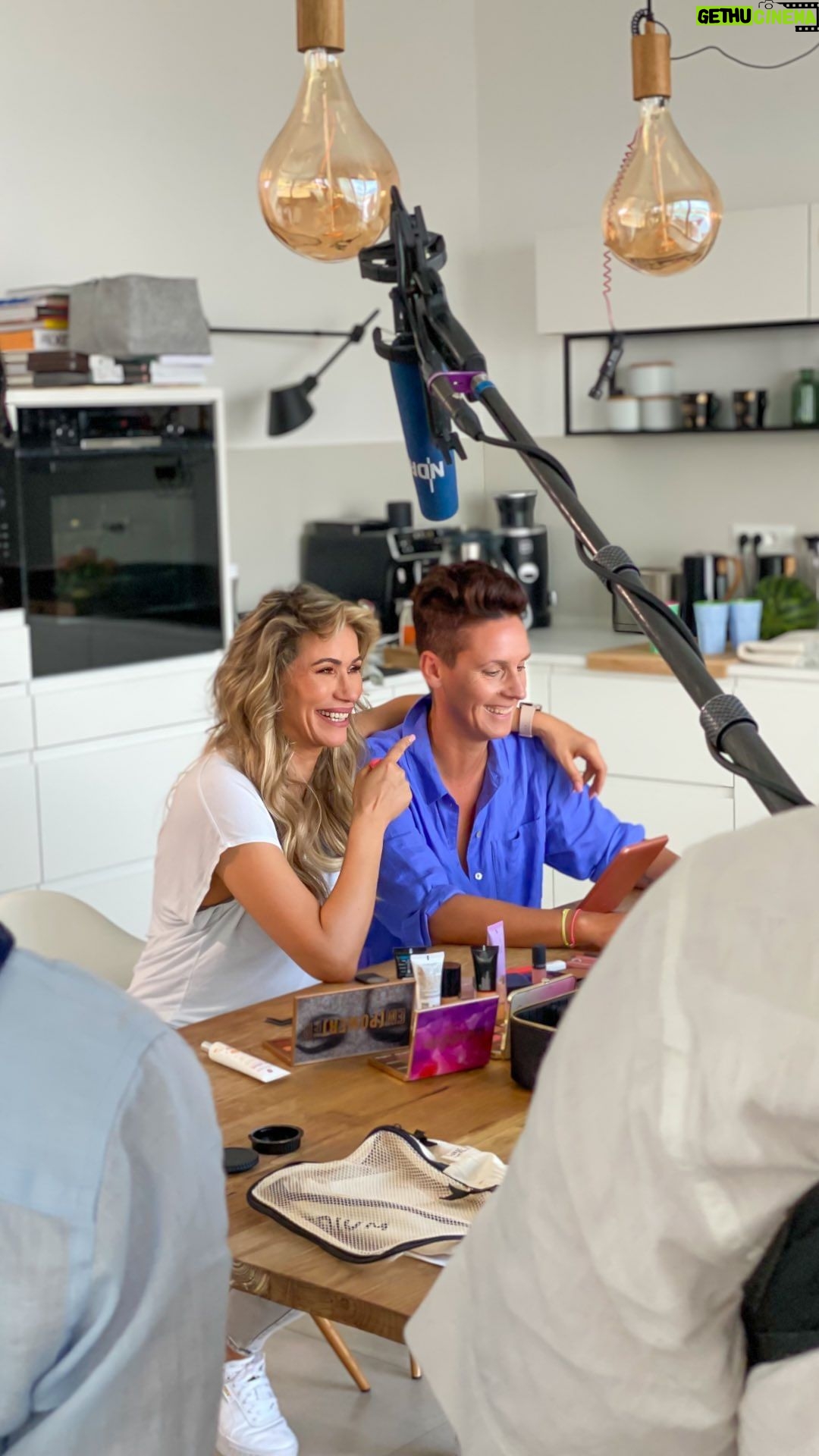 Yasmina Filali - 1.3K Likes - We did it again ❤️ Auch wenn das Wetter nicht mit gespielt hat 💦 …wir hatten unseren Spaß ☺️ und das Fernsehen war auch dabei. 😉 Stay tuned… 😊
#split #shooting #doku #tv #croatia #thankful #youtube #makeup #eyeshadow #loveit