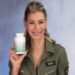 Yasmina Filali Instagram - Habt Ihr schon mein neues Video gesehen? "Die Wahrheit über CBD!" Ein wirklich spannendes Thema - die Recherche hat mir ganz besonders Spaß gemacht.😊 Habt Ihr schon Erfahrungen mit CBD gemacht? Freue mich auf eure Kommentare!😘 Liebst Mina #naturecan #cbd #schlaflosigkeit #gummibaerchen #hanf #Yasminafilali #youtube #werbung