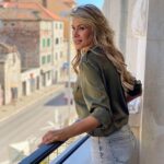 Yasmina Filali Instagram - Was für eine schöne Location @hotelfermai ❤️ Danke für die herzliche Betreuung. 🥰 #split #lilysilk #croatia #shootingday #shooting #sun #thankful #fermaihotel #hotelfermaisplit Heritage Hotel FERMAI
