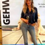 Yasmina Filali Instagram - #werbung Was für ein tolles Event bei @gehwol_de . Ich wurde eingeladen einen #Workshop für den Gehwol Testerclub abzuhalten. Ein Workshop rund um das Thema #socialmedia. Ich habe so großartige Frauen kennengelernt, wahrscheinlich mehr von Euch gelernt als umgekehrt und war sehr dankbar für jedes einzelne Gespräch.Vielen Dank an Gehwol ,für diese einzigartige Gelegenheit #frauenpower #socialmediaworkshop #testerclub #gtc #danke #youtube #luebbecke