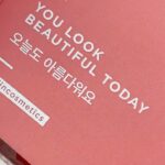 Yasmina Filali Instagram - You look beautiful today @miincosmetics #miincosmetics #yasminafilali #unboxing #skincare #makeup #cosmeticacoreana #koreancosmetics #kbeauty
