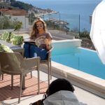 Yasmina Filali Instagram - Schön war’s ❤️❤️❤️ Wir haben viel geschafft und hatten eine Menge Spaß! Die Ergebnisse zeigen wir euch in den nächsten Wochen! Liebst Mina & Franzi #croatia #croatiafulloflife #happy #shootingday #shooting #beauty #wigs #fun #funny #yeswedidit