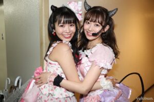 Yasuda Momone Instagram - .
モノマネ公認いただきました🤣😈💗
次は本家のツノとしっぽ生やしたい！！
大好きで憧れのみるきーさんと一緒にできて幸せ者です☺️💗
#わるきー 
#わるもも
#nmb48live2020