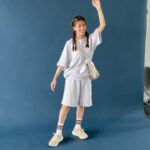 Yasuda Momone Instagram - モデルさせていただきました🖤 . . . 自分じゃ絶対似合わないって思ってた系統やけど、これも好き！！ 新たな自分見つかりました👀 . . . 撮影現場が楽しすぎて1日あっという間でした💞 学生めっちゃ楽しんでます💞💞 #カレッジファッション #カレッジスタイル #大学生コーデ #大学生ファッション #oidaimarket
