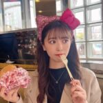 Yasuda Momone Instagram - このパレードすき🫶🏻☺️ #usj #universalstudiosjapan #ユニバ #キティーちゃん #nolimitパレード Universal Studios Osaka