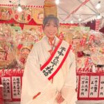 Yasuda Momone Instagram - ようお参りでした✨ ありがたいことに💗 令和5年度の福娘をさせていただきました！！！ 足を運んでくださりありがとうございました☺️ えびす祭りの他にも、豊中市の挨拶回りや様々なイベントに参加させていただき、貴重な経験をさせていただくことができました。 沢山の福が訪れていますように🤍 . . . #令和5年度福娘 #豊中えびす福娘 #豊中えびす祭 #えべっさん