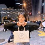 Yasuda Momone Instagram - おNEWのバッグ🤍 . . . ツイードがかわいすぎる！これからいっぱい使う🎀🫶🏻🤍 . . . #HYUJENNE_JP #HYUJENNE #hyujenne_jp #hyujenne #mieyagirls #mieyamieya #frenchgirly #girly #フレンチガーリー #pink #ピンク加工 #girlyfashion #girl #ガーリー