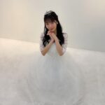 Yasuda Momone Instagram - . 今日でYNNさん最後の出演でした！ 加入した時から色んなロケや、楽しい配信を経験させて下さりました。 私の代名詞となるようなキャラを8時間の打ち合わせを経ていつも引き出して下さりました笑笑🤣 最後はこんなかわいいドレスにお手紙をプレゼントして下さり、こんな愛に溢れた環境にいれただけで私は幸せです☺️💗 幸せになれるように背中を押して下さったので新しい幸せを見つける旅に出ます❤︎❤︎ YNNさん。本当にありがとうございました！大好きです！💗届け〜！！ #新YNN #st聖夜24