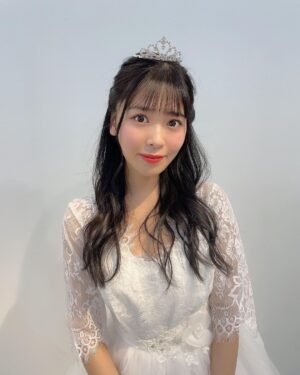 Yasuda Momone Instagram - .
今日でYNNさん最後の出演でした！

加入した時から色んなロケや、楽しい配信を経験させて下さりました。

私の代名詞となるようなキャラを8時間の打ち合わせを経ていつも引き出して下さりました笑笑🤣

最後はこんなかわいいドレスにお手紙をプレゼントして下さり、こんな愛に溢れた環境にいれただけで私は幸せです☺️💗

幸せになれるように背中を押して下さったので新しい幸せを見つける旅に出ます❤︎❤︎

YNNさん。本当にありがとうございました！大好きです！💗届け〜！！
#新YNN #st聖夜24