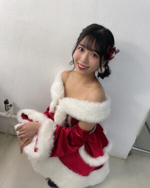Yasuda Momone Instagram - .
Merry X'mas🤍🎄🥂✨