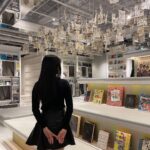 Yasuda Momone Instagram - . 映えるし、美味しいし、オシャレ💜 ずっと行きたかったところ！！ #cafe #bookandbedtokyo #bookandbedtokyoshinsaibashi #black #心斎橋カフェ #大阪カフェ #韓国カフェ #ロングブーツ #egoist #フルーツサンド