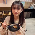 Yasuda Momone Instagram - . みおんたんからお誘いされちゃった🙈💗💗 意外とふたりとも少食やからタン盛り合わせでお腹いっぱいやったなぁ😂 みおんたんは、先輩後輩関係なく素でお互い話せる関係。 卒業までみんなと思い出作るのが今の目標☝️ #大阪ランチ #梅田ランチ #タンとハラミ