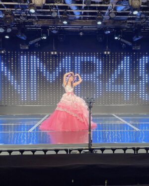 Yasuda Momone Instagram - .
沢山の愛をありがとうございました💗

もう、やりたいこと全部できた！
アイドル楽しかったです❤️

次の人生、もっとキラキラさせます！
幸せになります！
皆さんもずっと元気で、笑顔で💗

#安田桃寧卒業コンサート #NMB48