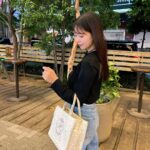 Yasuda Momone Instagram - おNEWのバッグ🤍 . . . ツイードがかわいすぎる！これからいっぱい使う🎀🫶🏻🤍 . . . #HYUJENNE_JP #HYUJENNE #hyujenne_jp #hyujenne #mieyagirls #mieyamieya #frenchgirly #girly #フレンチガーリー #pink #ピンク加工 #girlyfashion #girl #ガーリー