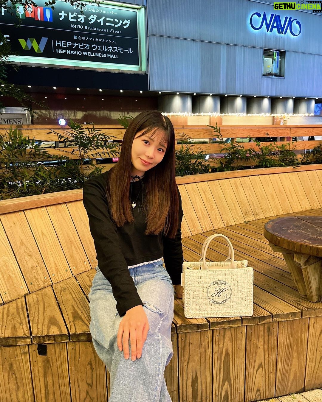 Yasuda Momone Instagram - おNEWのバッグ🤍 . . . ツイードがかわいすぎる!これからいっぱい使う🎀🫶🏻🤍 . . . #HYUJENNE_JP #HYUJENNE #hyujenne_jp #hyujenne #mieyagirls #mieyamieya #frenchgirly #girly #フレンチガーリー #pink #ピンク加工 #girlyfashion #girl #ガーリー